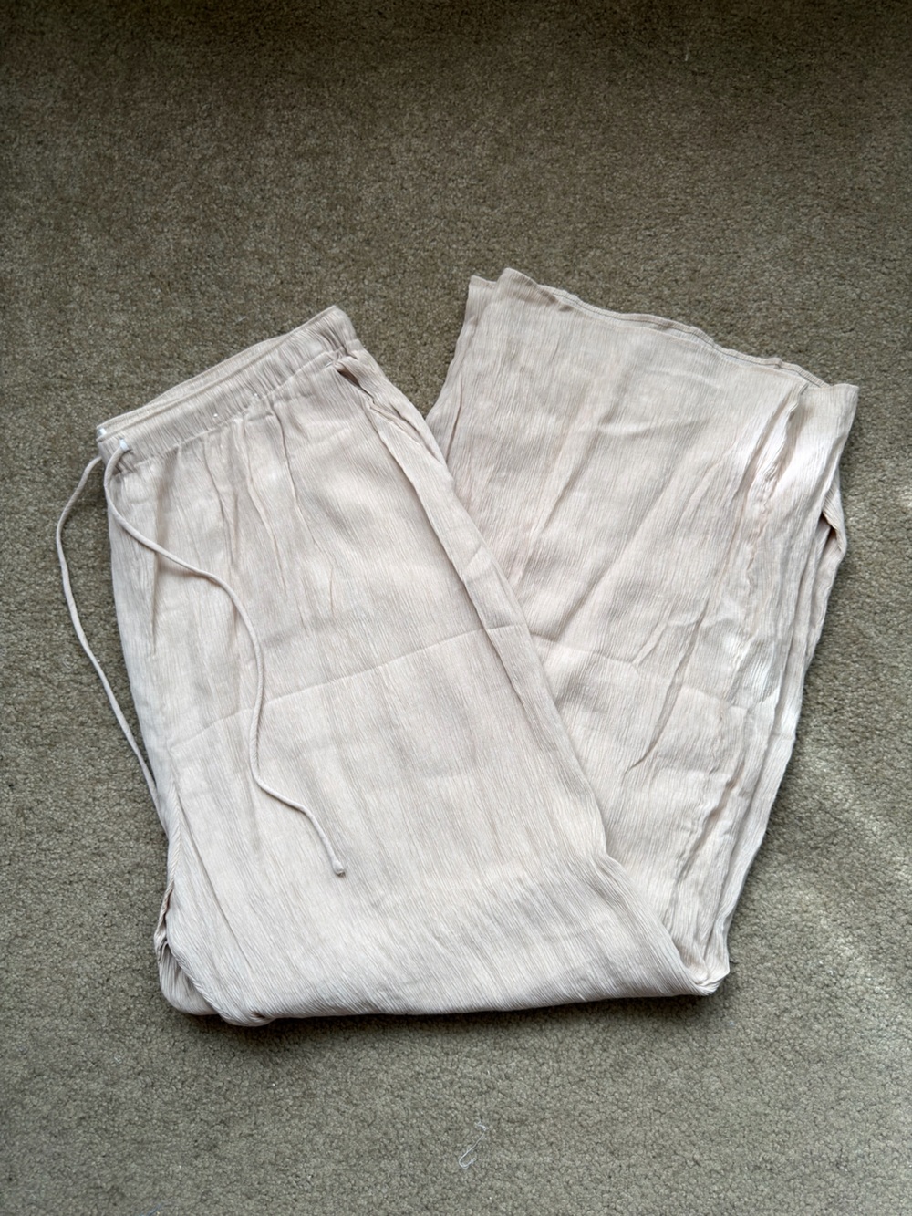 A&F Crinkle Wide Leg Pull On Pant